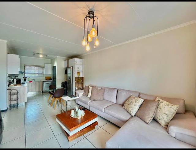 2 BEDROOM PROPERTY TO RENT IN FOURWAYS